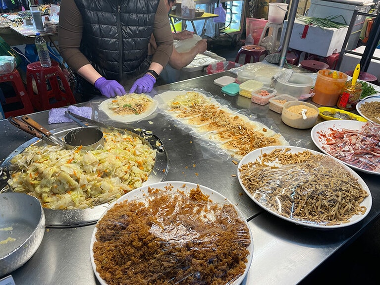 原味は1個60元。ボリューミーでコスパ良し。