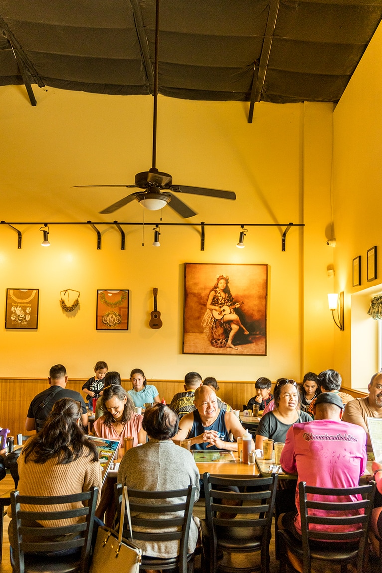 週末の朝から大混雑。