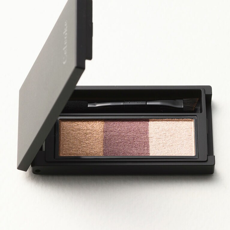 インディケイト アイブロウパウダー 08　3,850円／セルヴォーク