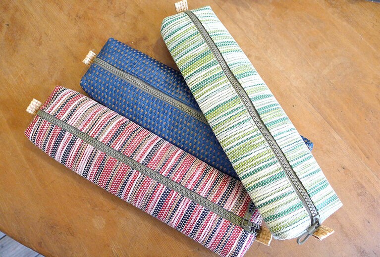 幾何学模様が可愛い箸入れもあります。ペンケースとしても使えます。