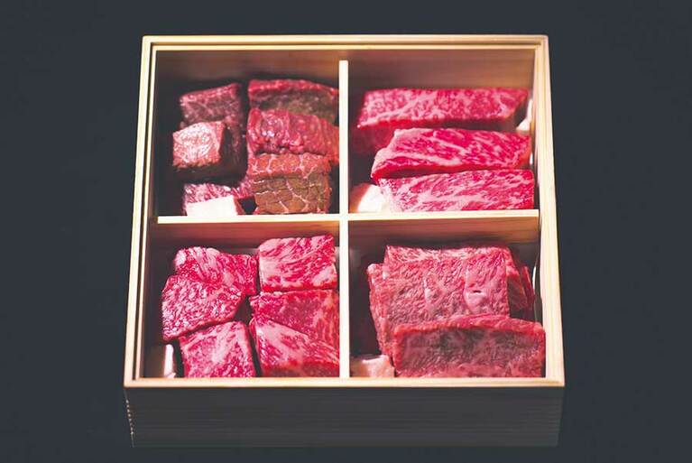 サカエヤ「近江牛懐石」800g 20,000円。