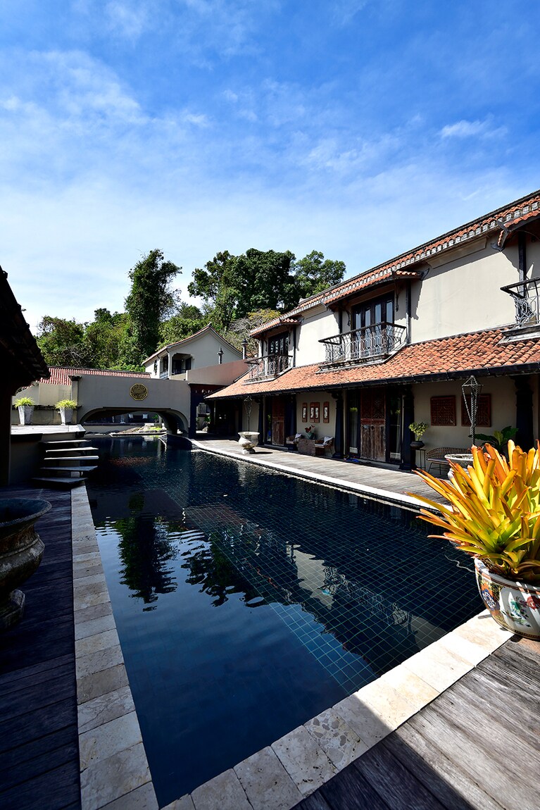 プールをはじめ、トリートメントや料理に使うすべての水は、雨水を再生したもの。この水が血液のpH値を整え、胃を元気づけ、肌の本来の弾力と潤いを保つという。