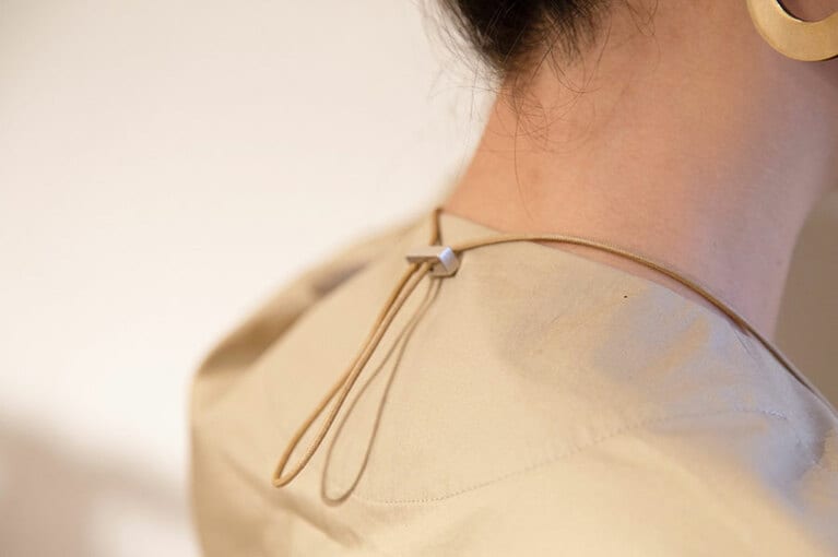 【muller of yoshiokubo(ミュラー オブ ヨシオクボ)】コードの長さは調整可能。