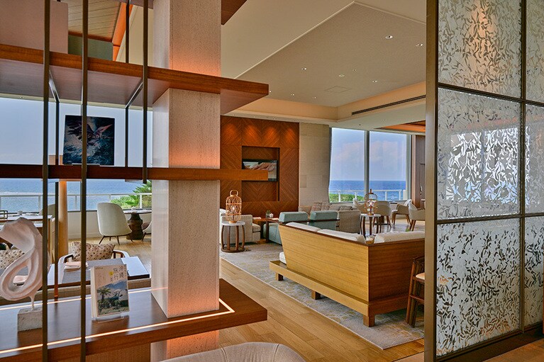 「クラブインターコンチネンタルラウンジ」では、朝食、アフタヌーンティー、イブニングカクテルをゲストに提供。