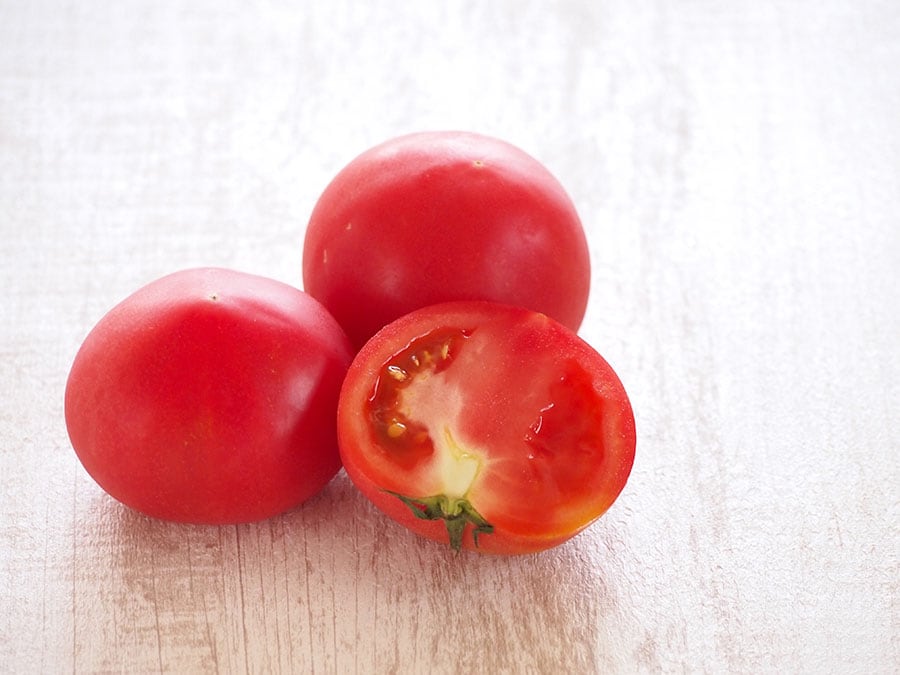 美肌効果も期待できるトマト。