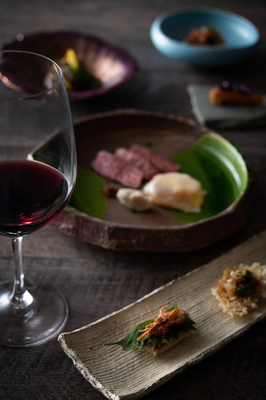レストラン「HANARÉ」では、琉球の食文化をイノベーティブに表現した一皿を。