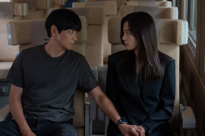 40代でようやく初共演を果たしたカン・ドンウォンとチョン・ジヒョンが