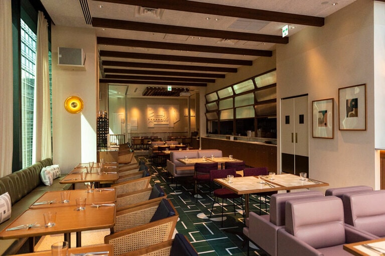 レストラン然としていない雰囲気が逆に魅力。サービスもフレンドリーです。