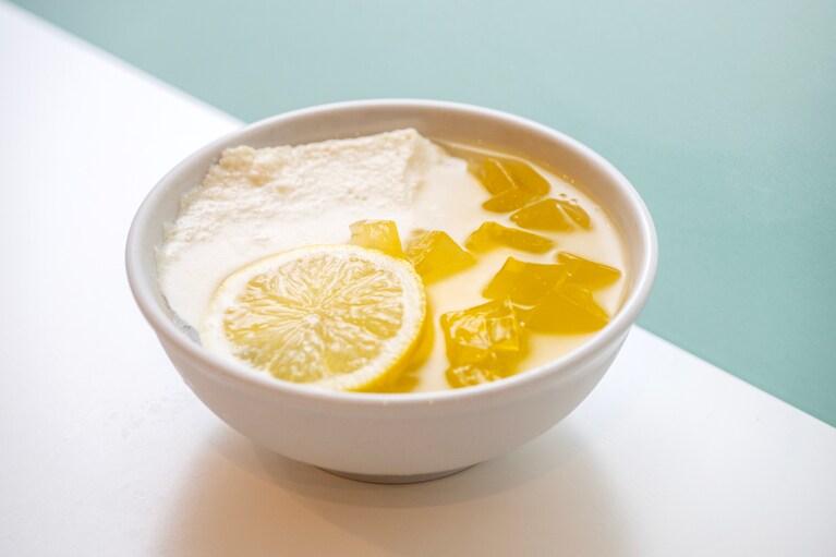 「檸檬豆花（レモントウファ）」750円。夏季限定で提供は2025年9月30日まで。