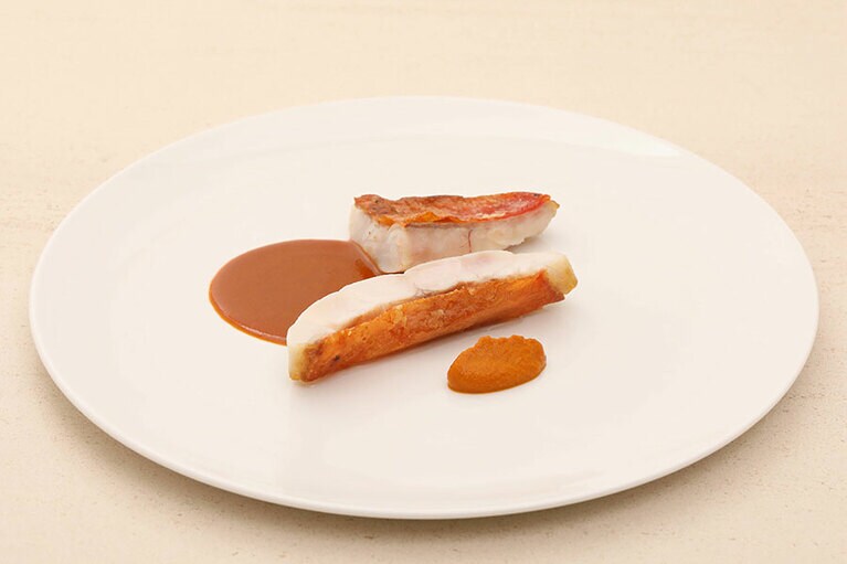 シンプルな中に繊細さと力強さが。