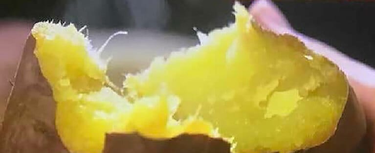 「シルクスイート」600円。200度前後の熱でじっくり焦がさないように焼いている。