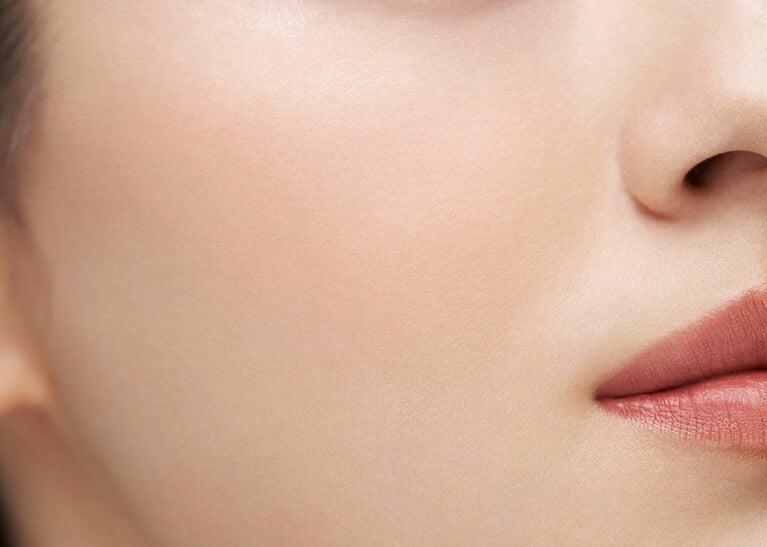 OR-1 明るくヘルシーな印象を底上げする、優しいオレンジ系。色イメージは“夏夜に溶けこむジンジャーラテ”。