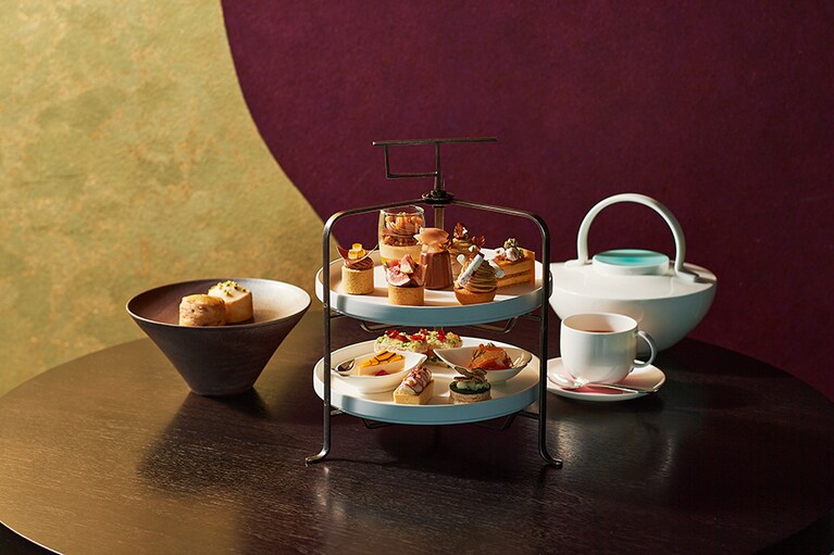 「オータムアフタヌーンティー」6,800円(月～金曜　※11時の回は6,300円)、8,800円(土・日・祝　※11時の回は7,000円)。