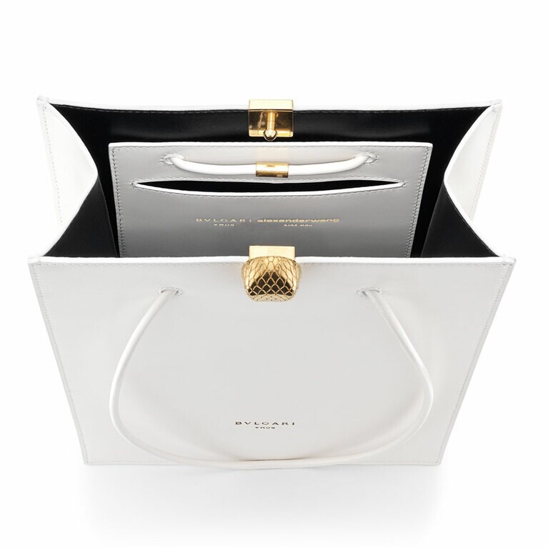 ショッピング・ミディアムサイズ(カーフ／ホワイト) 225,000円。