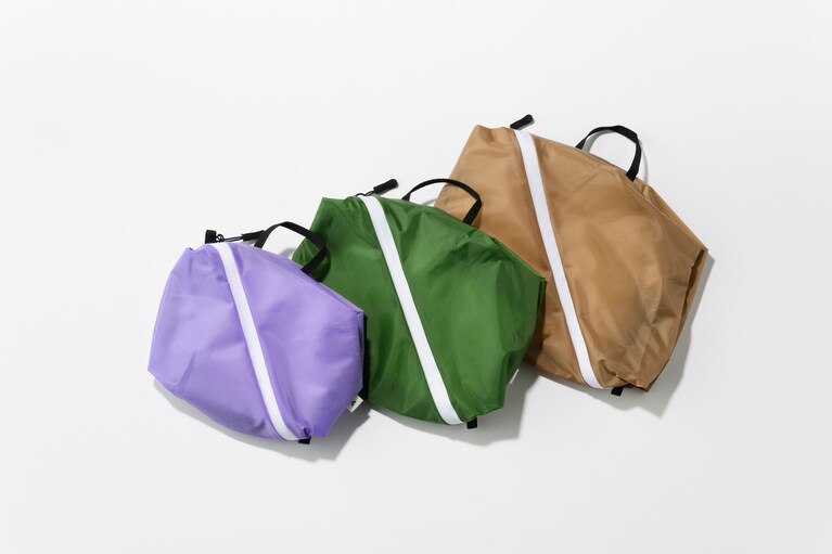 かわり芽“山のつぼみ 3つポーチ”／2,860円（3個セット）。