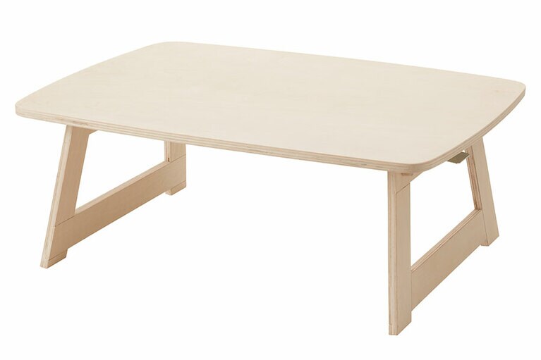 「トレイ」 2,727円(長さ59×幅44×高さ23㎝)。