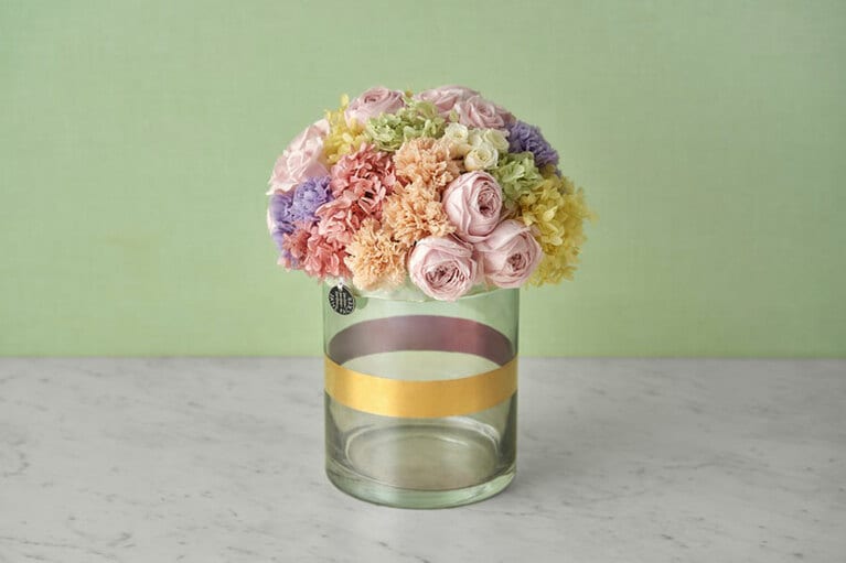 Rainbow Pink(バラ、カーネーション、アジサイのプリザーブド) 50,000円。