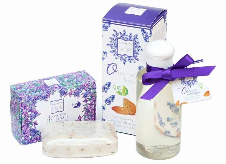 左から、カステッリーナ・イン・キャンティのオーガニックブランド「ラバンダ・ディ・トスカーナ」のソープ 6ユーロ、ボディオイル 18ユーロ。