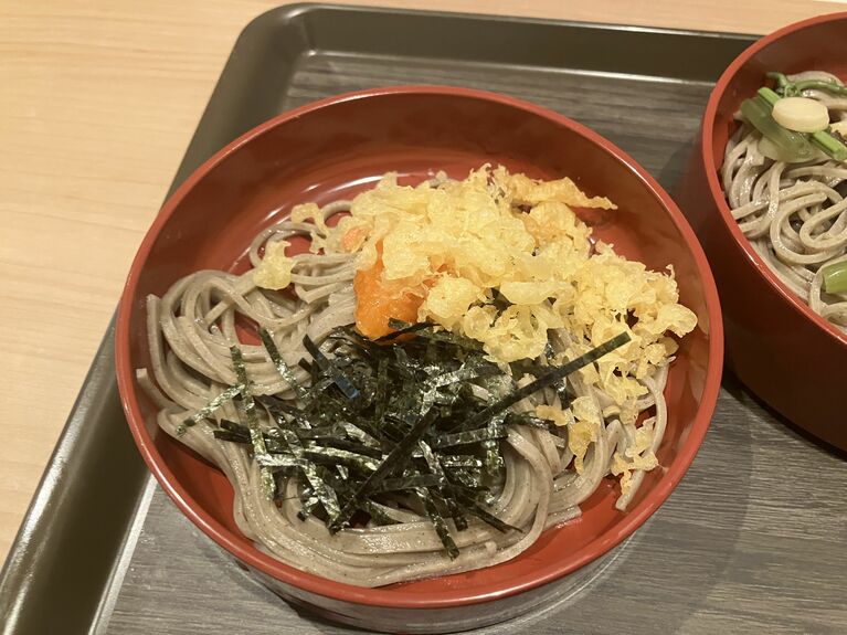 もみじおろしと揚げ玉の割子そばもよい