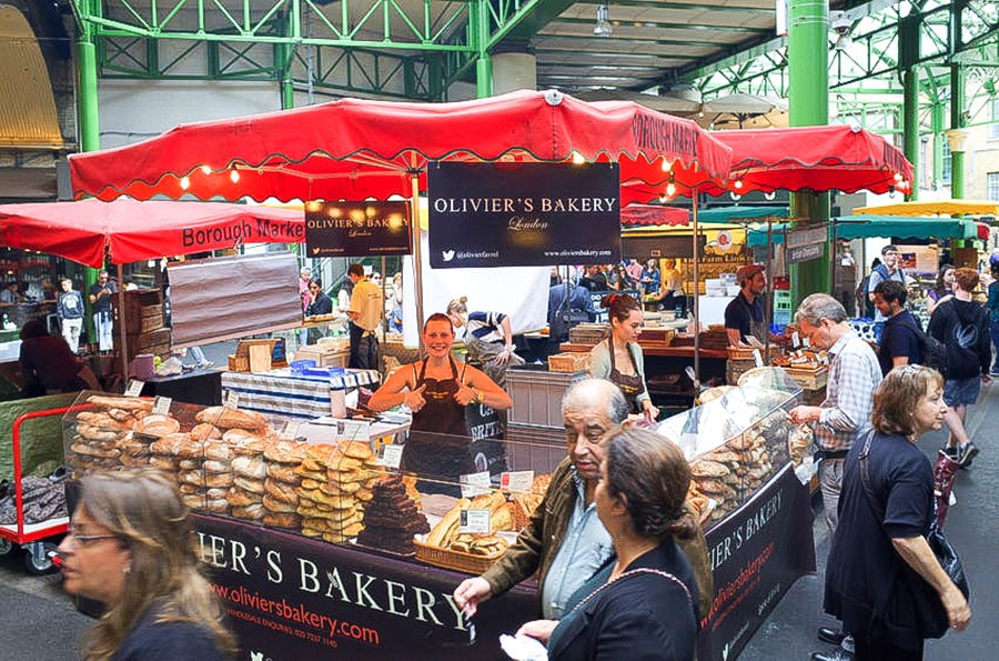 パンは必需品！　街中やマーケットでもパン屋さんをよく見かける。©Ed Sweetman, 123RF