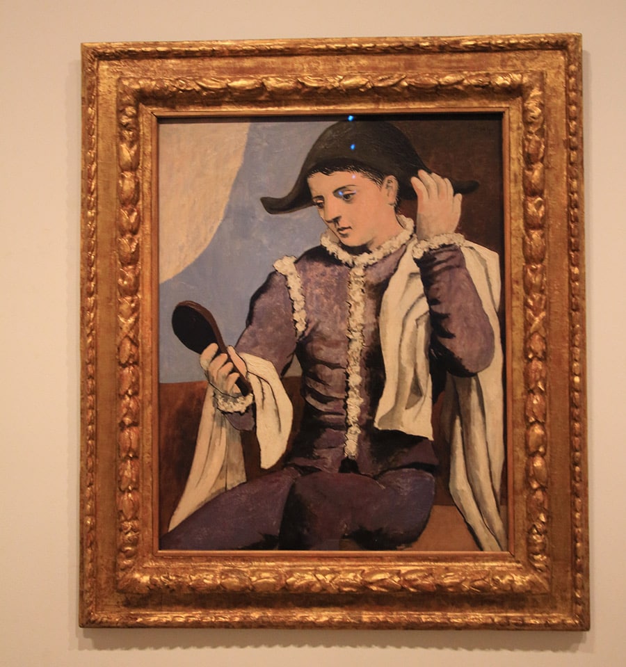 パブロ・ピカソの「鏡をもつアルルカン」は、1923年にアルルカンを描いた3作のうちのひとつ。他の2作はパリとスイスのバーゼルにある。3作のうちでもっとも自然な表情を描いている。