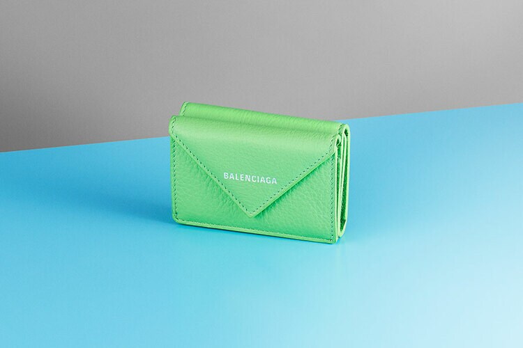 BALENCIAGAミニ財布 海外限定モデル 最旬「ミニ財布＆長財布」20選 プレイ