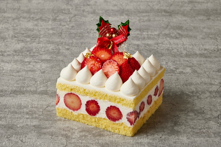 「ストロベリーショートケーキ」 11cm×12cm 6,900円、16cm×16cm 8,800円。