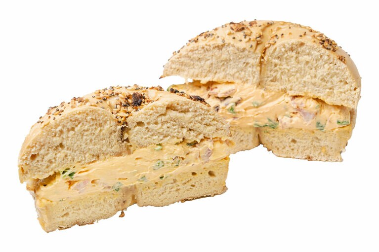 Everything＋Bacon Sriracha W8,500／KNICKERBOCKER BAGEL(ニコボコベーグル／니커버커베이글)