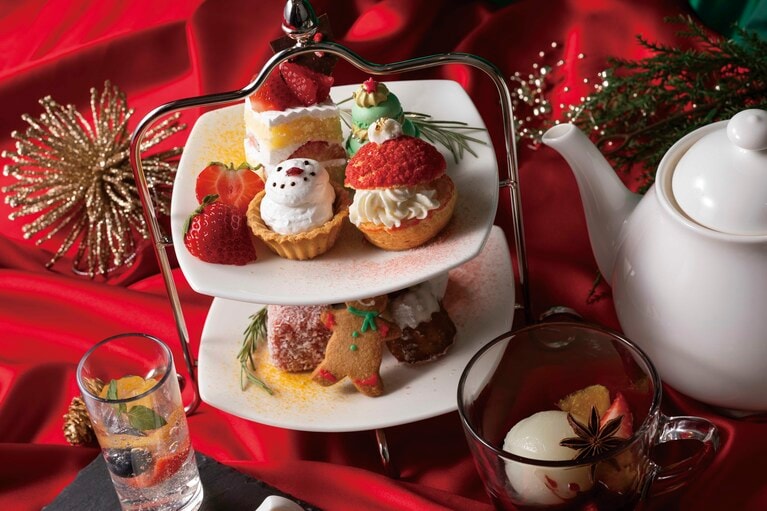 「デザートスタンド」のイメージ。1名2,400円（税・サ込）。要予約（電話は前日15時、インターネット予約は2日前までの受付）。