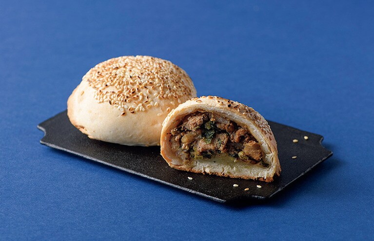 【王府井(ワンフーチン)】正宗胡椒餅　1パック3個入り 1,350円(税込)。