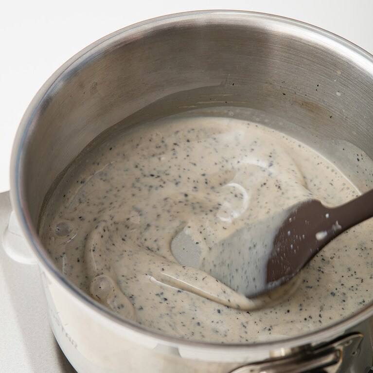 たえず、混ぜ続けます。