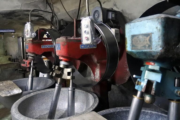 戦後にトンネル内に入れたという機械。