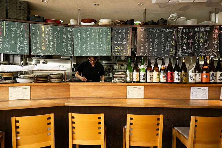 ビルの3階まで階段で。