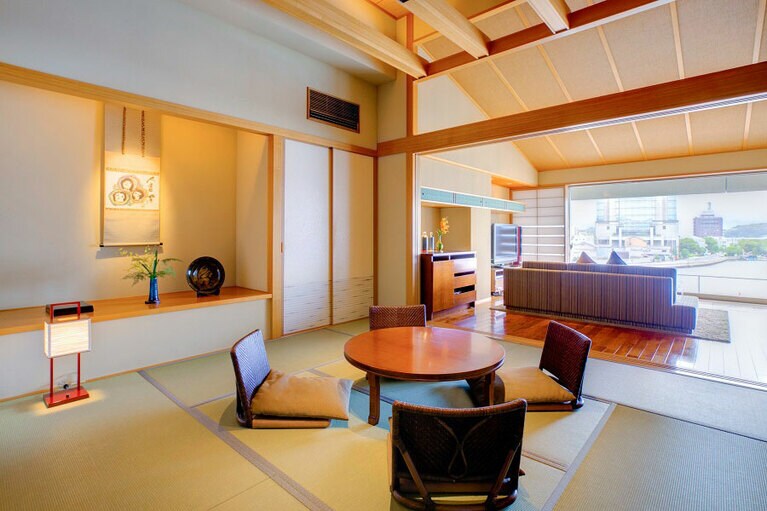 松江宍道湖畔 文人ゆかりの宿 皆美館［島根／松江しんじ湖温泉］レイクビュースイート「碧雲」。