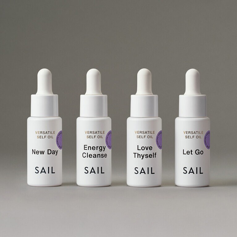 ヴァーサタイルセルフオイル スポイトボトル 16mL 5,280円。全4種の香り。