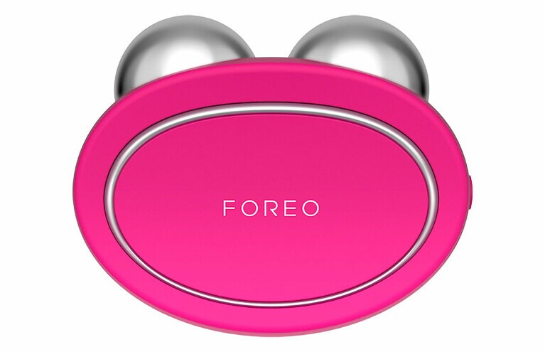 ふたつの球体を顔の上で滑らせることで、顔の筋肉や細胞が活性化します。