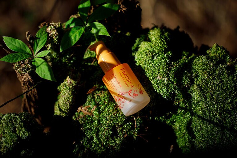 酒を仕込む杜氏たちの手肌の美しさが、コスメ開発のきっかけに。