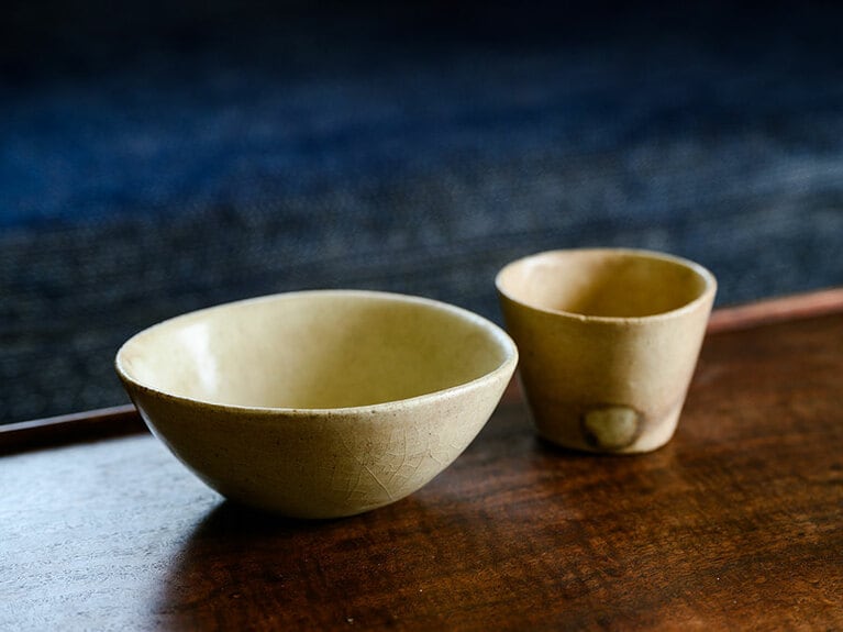 とくに手触りが気に入って即買いを決めた岩切秀央さんのうつわとぐい飲み。