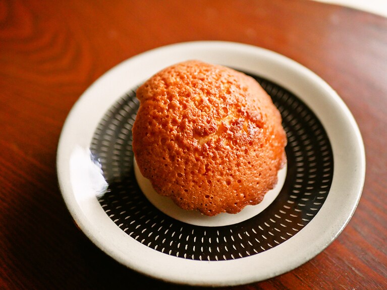 成城学園前「成城アルプス」のマドレーヌ。