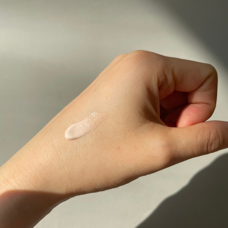 ルナソル グロウデイセラム UVのテクスチャー。