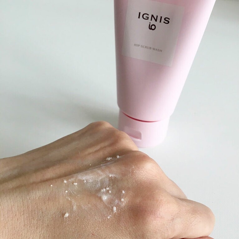 ヒップ スクラブ ウォッシュ。適度なスクラブが優しい感触で、香りも良いです。