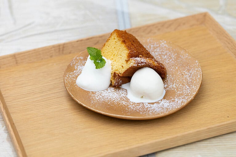 「米粉のシフォンケーキ」（550円）。米粉を使っているのでモチモチとした食感。