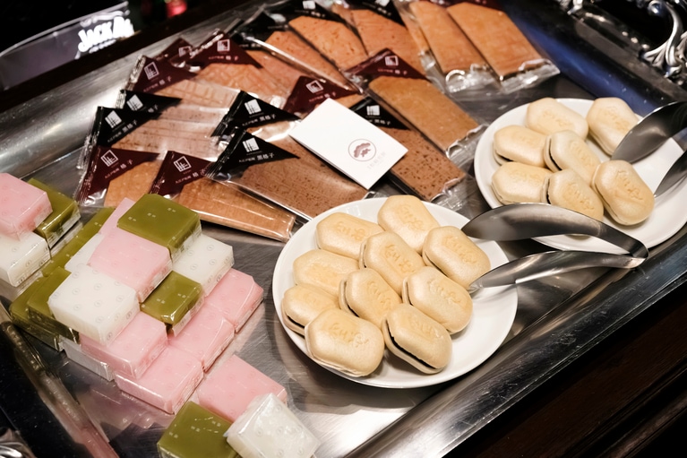 今回も「空也」のもなかをはじめ、アンコマンゆかりのお菓子がずらり。全て無料！