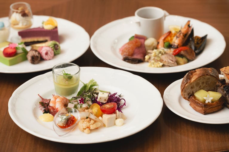 ビュッフェスタイルのお食事を楽しむことができる