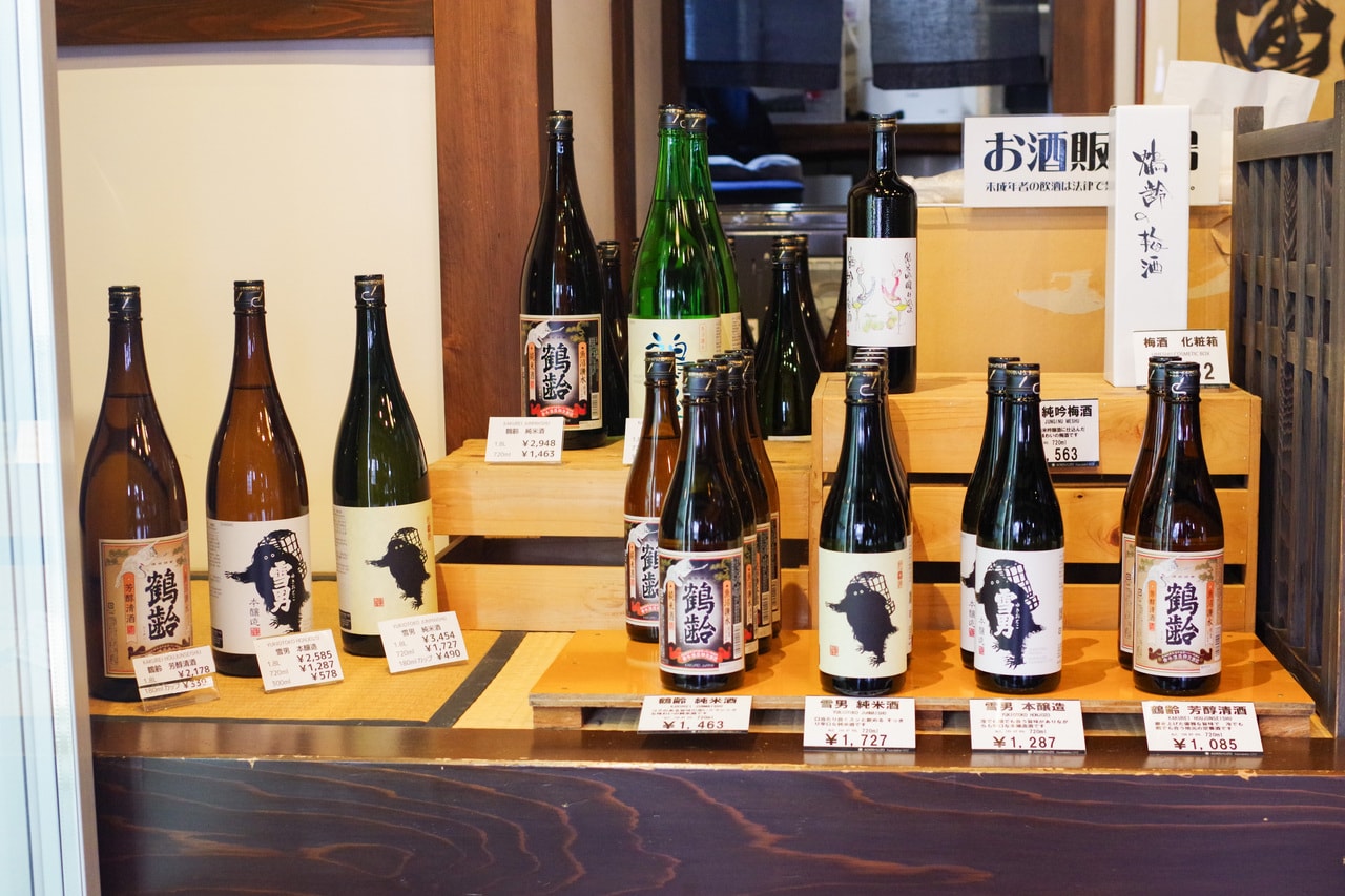 酒蔵には直売所も併設。お米本来の豊かな旨みを引き出した「淡麗旨口」が特徴。