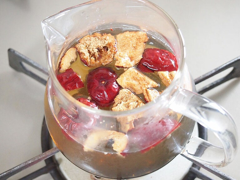 (5) 弱火で5分ほど加熱します。