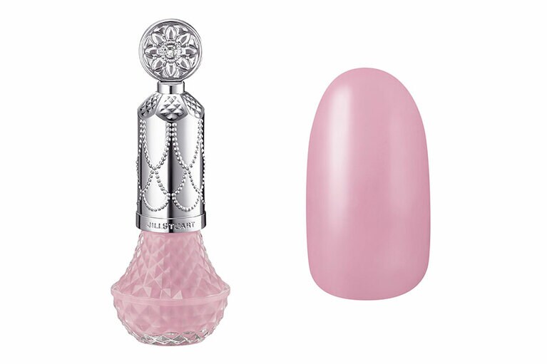 “姫”感のある、ピンク寄りのペールライラック。ジルスチュアート　フレグラント ネイルラッカー 25 dearest love(限定色)。