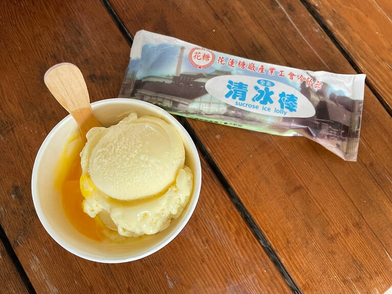 生卵入りアイスと、懐かしの「清冰棒（アイスキャンディー）」が人気。