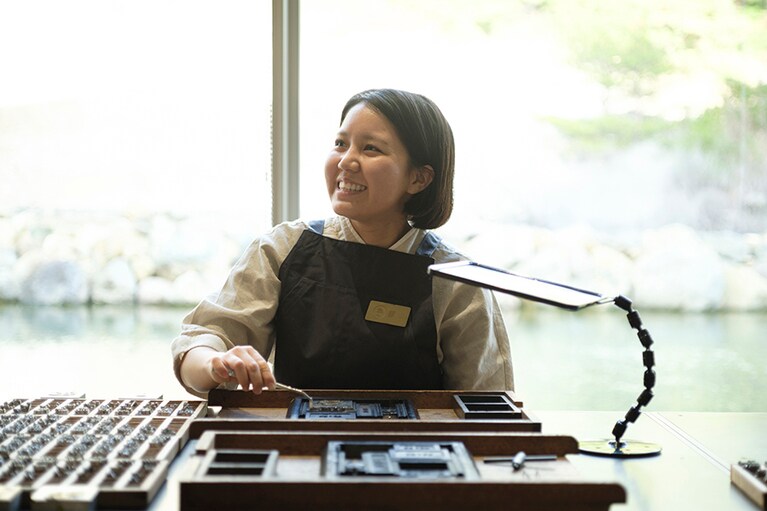 長崎は日本における活版印刷発祥の地。そんな歴史もスタッフがわかりやすく教えてくれる。