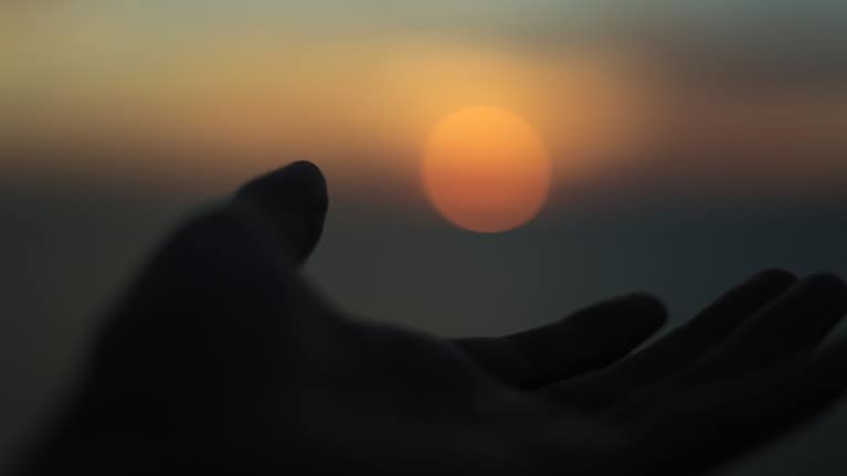 「私たちの新潟旅行」　大原えみ 「てのひら」 光は掴めないけれど光に触れることはできる。